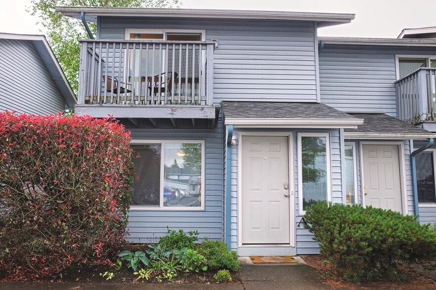 Building Photo - 2555 SW Pickford St