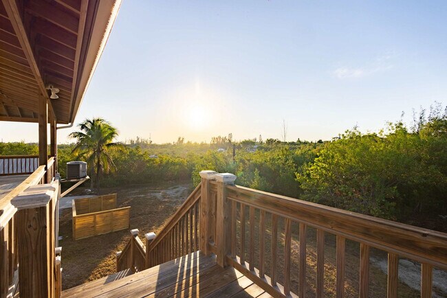 Building Photo - 18954 Acosta Rd