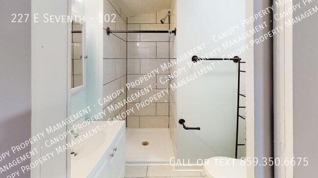 Building Photo - 227 E 7th St
