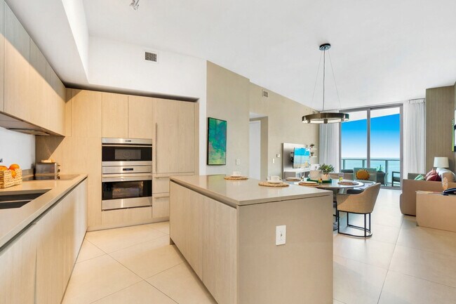 Building Photo - 4111 S Ocean Dr