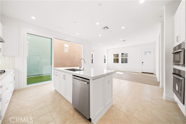 Building Photo - 297 Shoveler