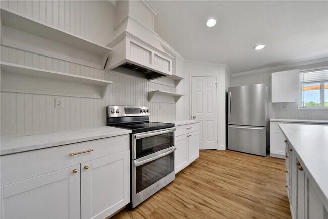 Building Photo - 31324 Knebel Rd