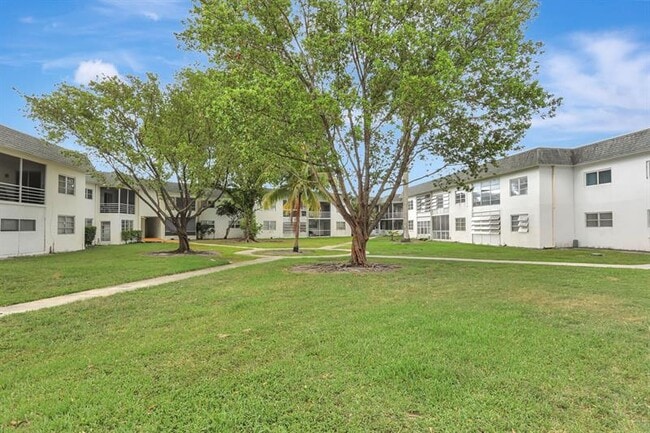 Building Photo - 6507 Winfield Blvd