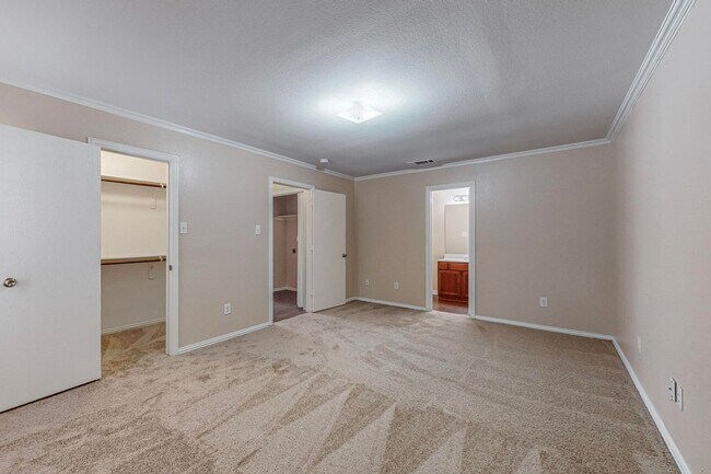 Building Photo - Charming 3-Bedroom Home on Treed Cul-de-Sa...