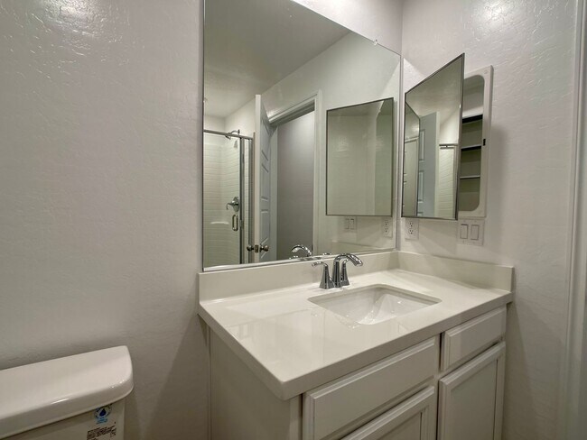 Building Photo - LOVELY TOWNHOUSE FOR RENT - GATED 3 BED 3 ...