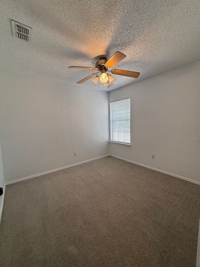 Building Photo - 7562 Kings Tr