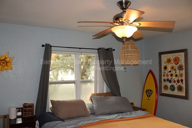 Building Photo - 1550 E Leonard St