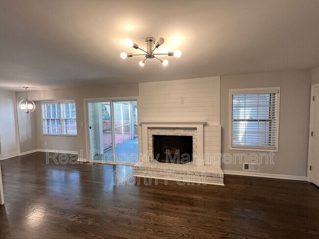 Building Photo - 3434 Palace Ct