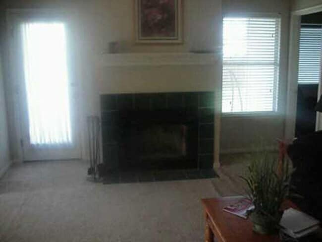 Building Photo - 112 Harvest Ln