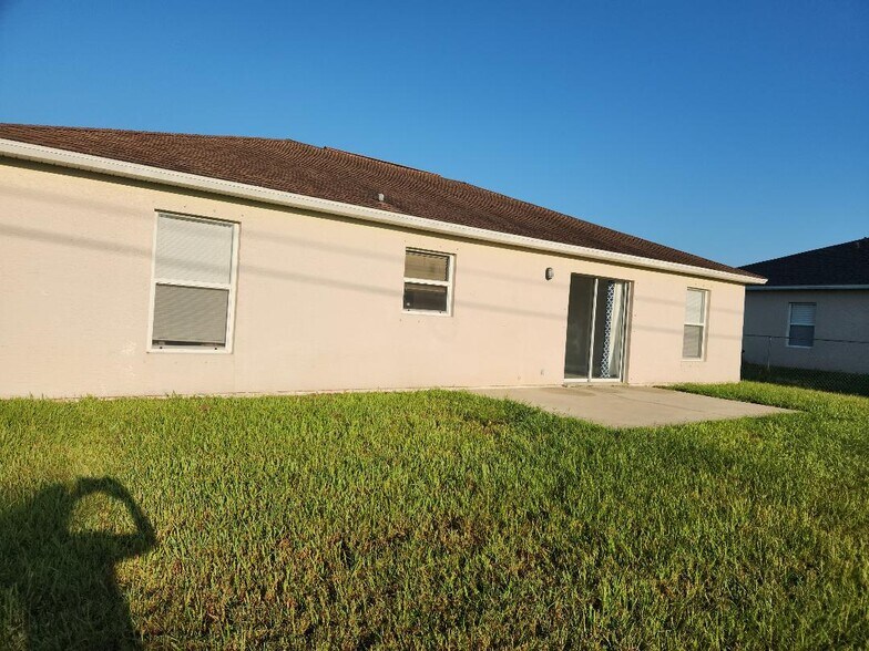 Building Photo - 7846 100th Ave