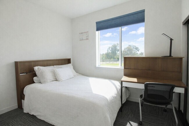 Building Photo - Modern 3-Bedroom, 2-Bathroom Apartment on Murray in San Luis Obispo