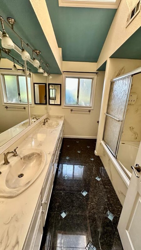 Building Photo - 825 Feather River St