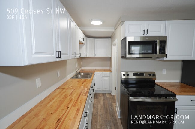 Building Photo - 509 Crosby St NW