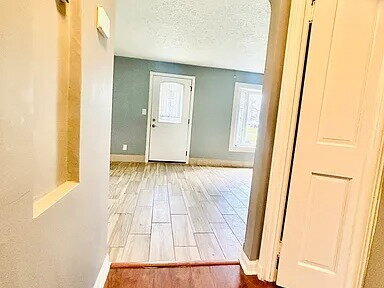 Building Photo - Welcome to this beautiful single-family home in South Euclid, OH.