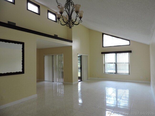 Building Photo - 166 Sparrow Dr