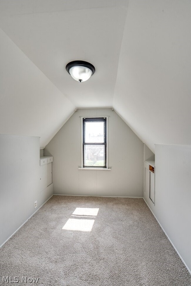 Building Photo - 8514 Deerfield Dr