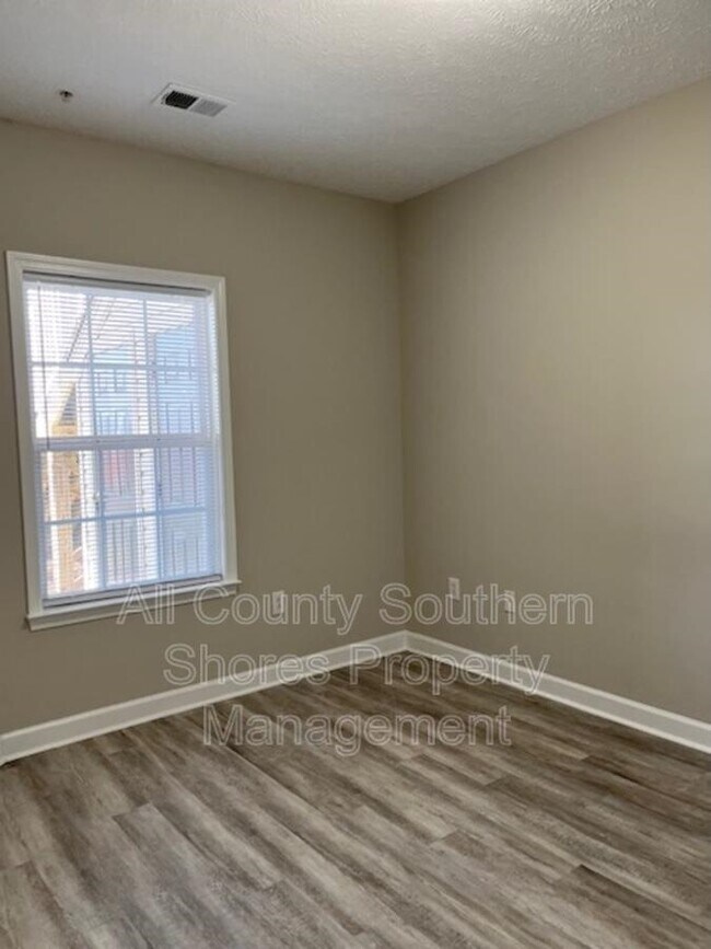 Building Photo - 113 Ashley Park Dr