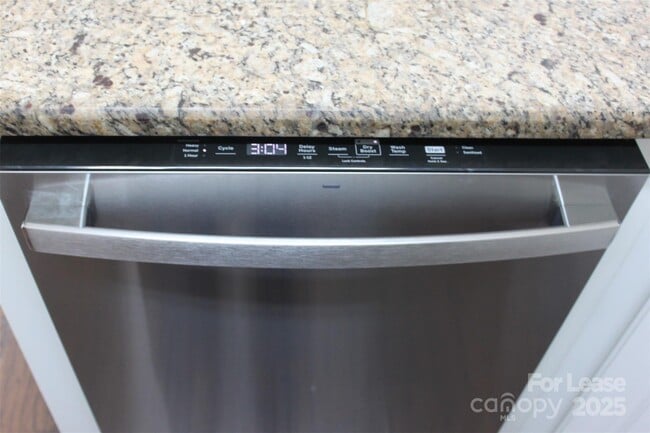 Building Photo - 2715 Old Ironside Dr