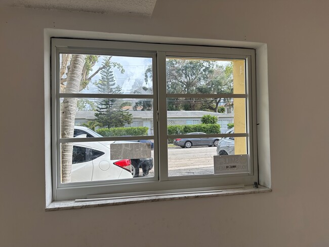 large window view to 6 avenue - 610 SW 6th Ave