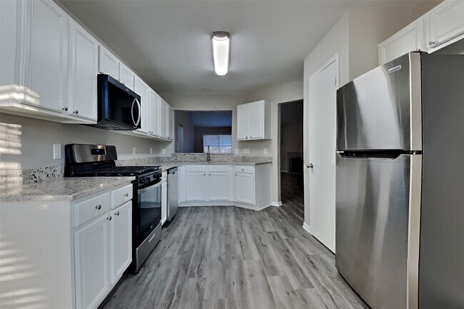 Building Photo - 2203 Longleaf Pines Ln