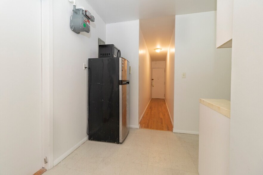 Building Photo - 329 E 94th St