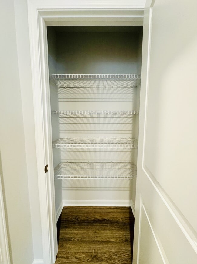 Building Photo - 1024 Kinness Dr