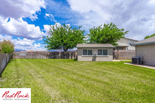 Building Photo - Remodeled 3 Bedroom Townhome with Great Vi...