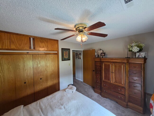 Building Photo - 5675 E Burris Ln