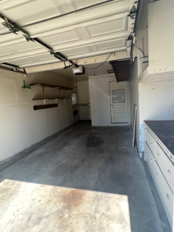 Building Photo - 2026 E Frank Phillips Blvd