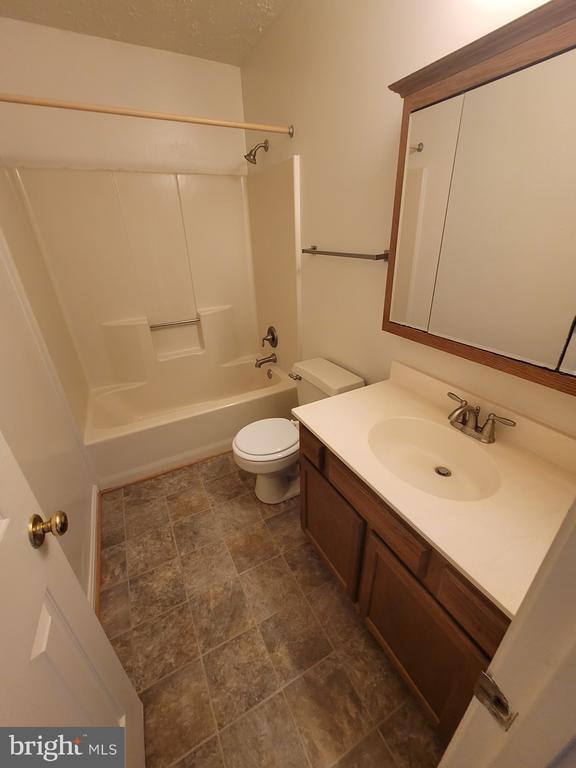 Building Photo - 6406 Bear Ct