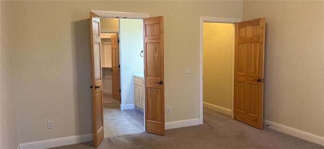 Building Photo - 4405 SW Wheatgrass Blvd