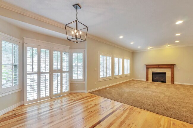 Building Photo - AVAILABLE NOW  — SPACIOUS & BEAUTIFUL Bountiful Meadows Home. 4 BED 3 BATH SIGNLE FAMILY HOME