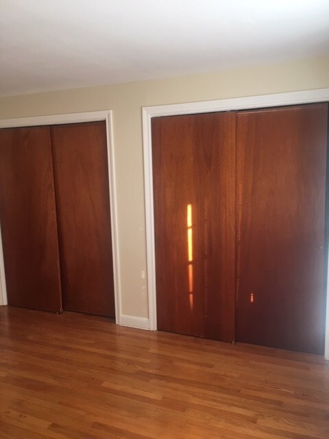 2 huge bedrooom closets - 10 George Street