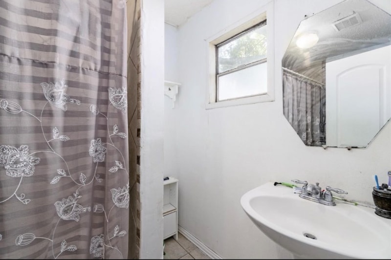 Building Photo - 804 Pearl St