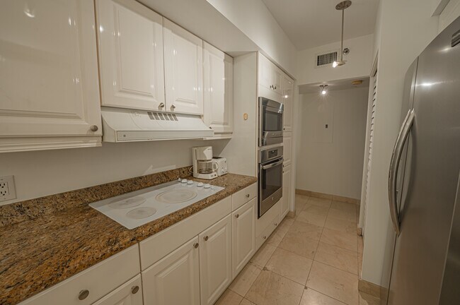 Building Photo - 8925 Collins Ave