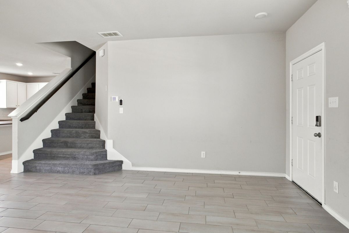 Building Photo - 944 Ravenwood Ln