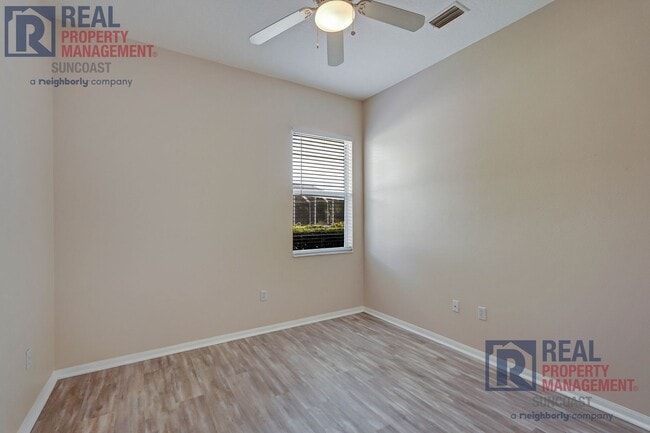 Building Photo - 652 Planters Manor Way