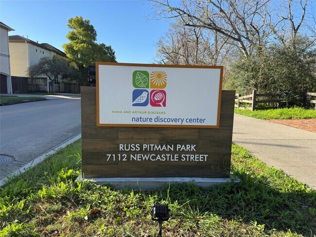 Building Photo - 4301 Vivian St