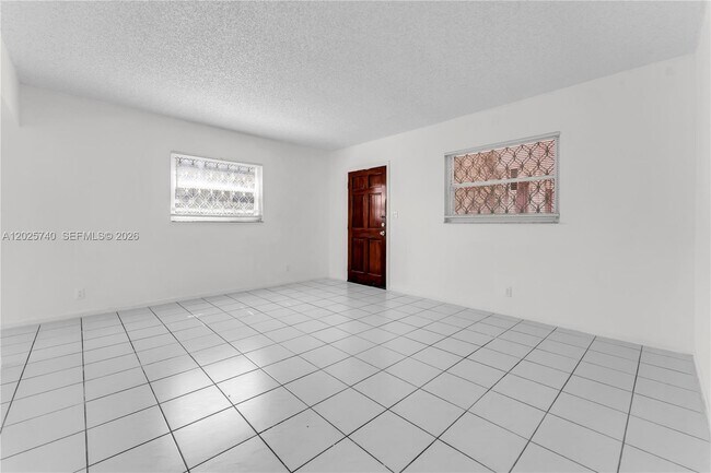 Building Photo - 321 SW 1st Ct
