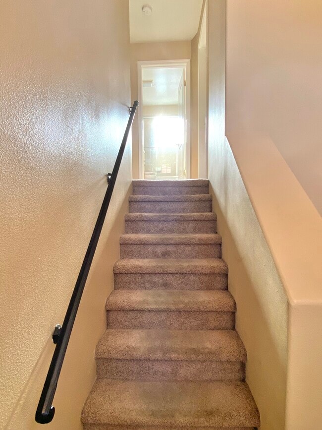 Building Photo - 15917 Sierra Vista Ct