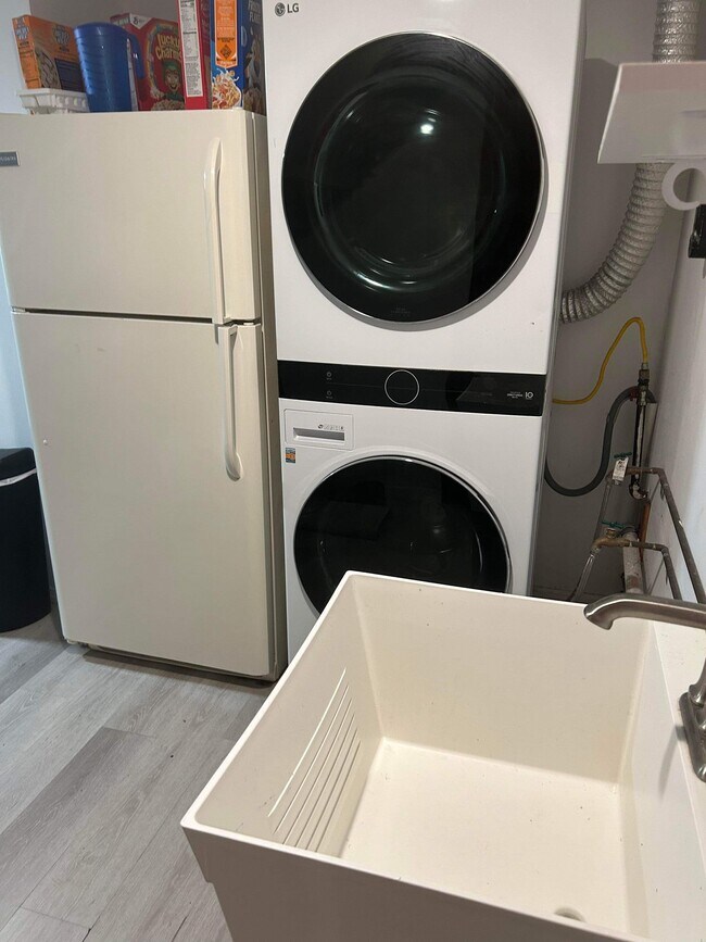 Building Photo - 121 Southern Blvd