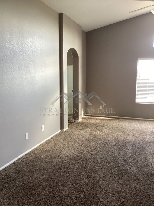 Building Photo - 22427 N Van Loo Dr