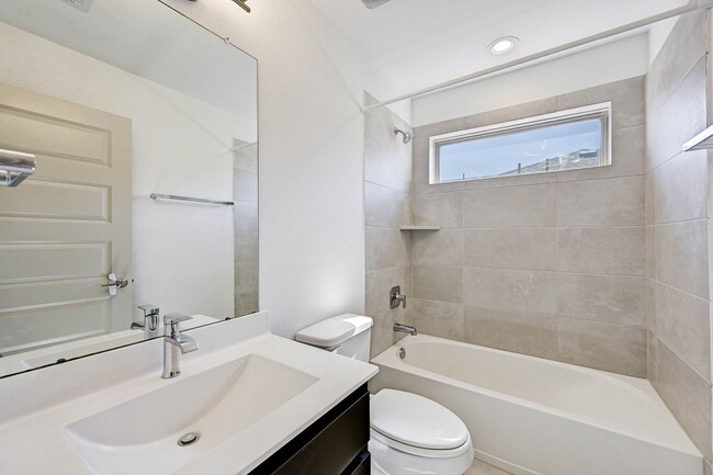 Building Photo - 3323 Polk Crk Dr