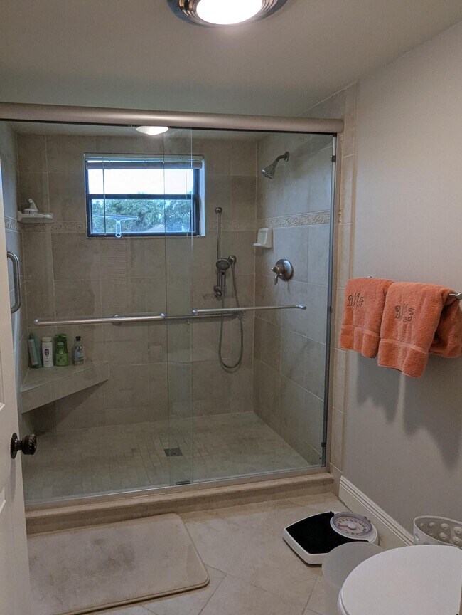 Building Photo - 16941 Waterbend Dr