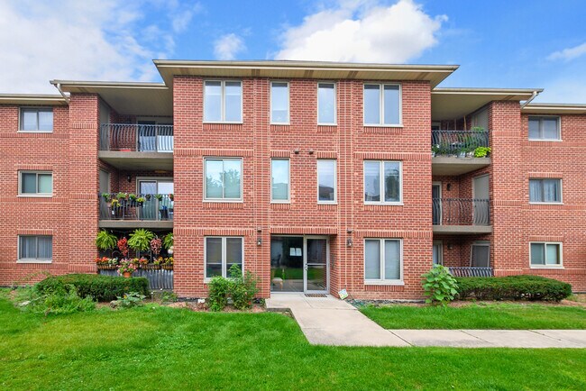 Building Photo - 11112 E Cove Cir