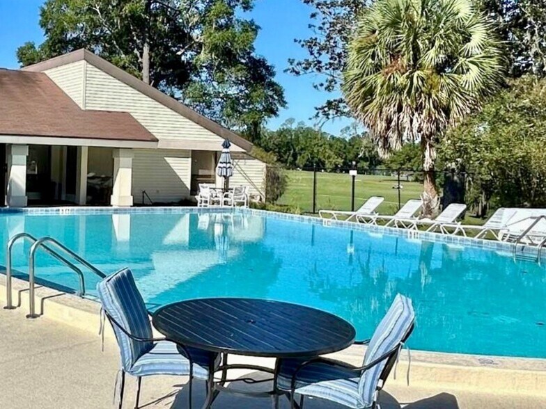 Building Photo - 3437 E Fort King St