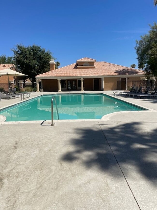 Building Photo - 40880 Whirling Wind Dr