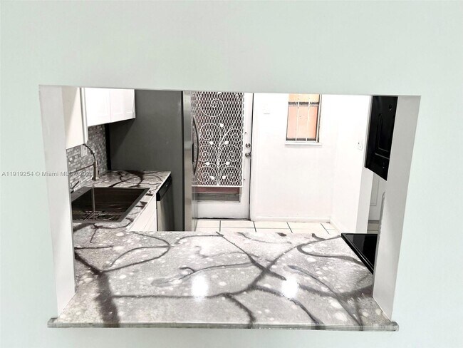 Building Photo - 18900 NE 3rd Ct