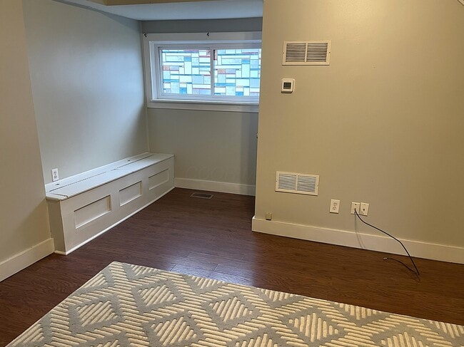 Building Photo - 266 W 8th St