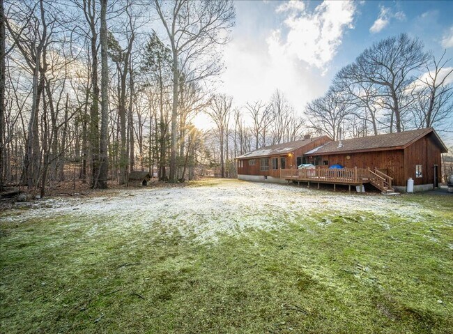 Building Photo - 441 Burlingham Rd